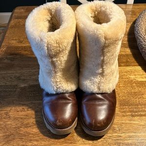 Ugg Maylin Chestnut Leather and Sheepskin Boots Size 9